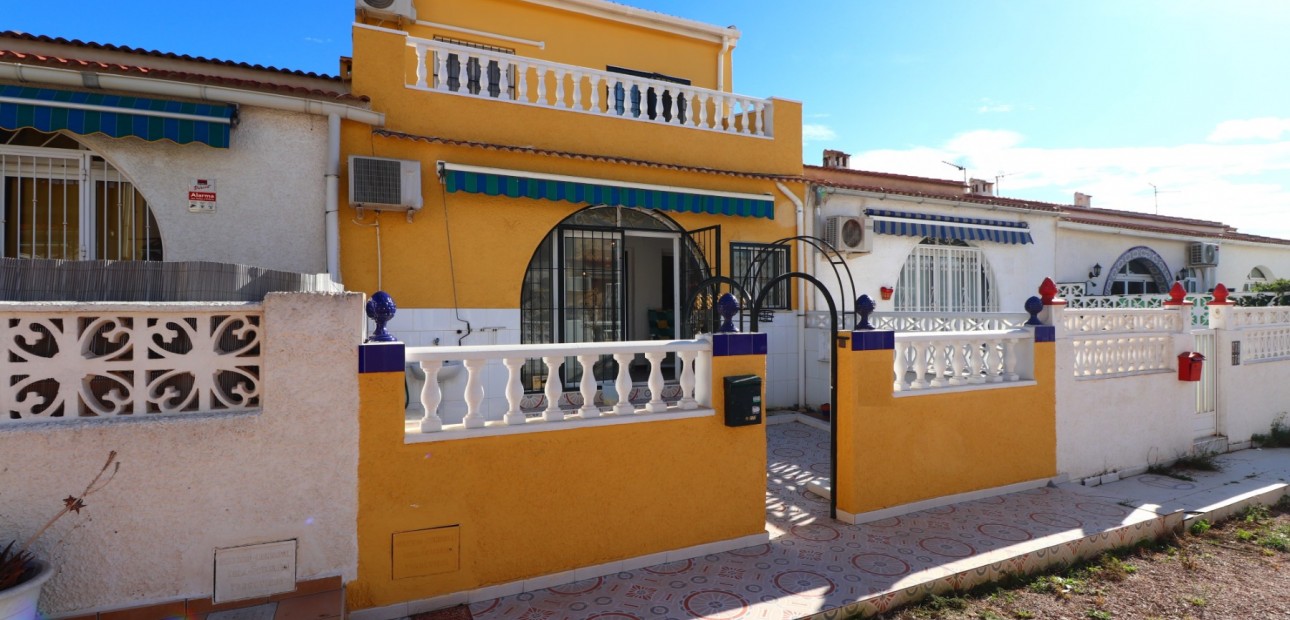 Herverkoop - Herenhuis -
Torrevieja - El Chaparral