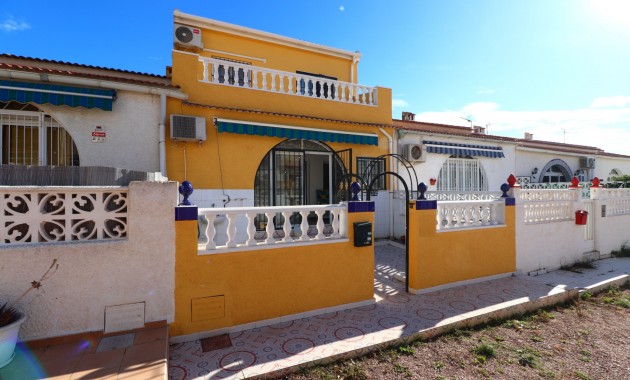 Herverkoop - Herenhuis -
Torrevieja - El Chaparral