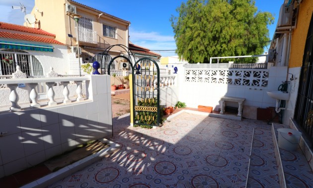 Herverkoop - Herenhuis -
Torrevieja - El Chaparral