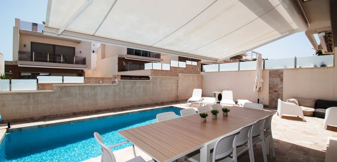 Venta - Detached Villa -
Orihuela Costa - Villamartin
