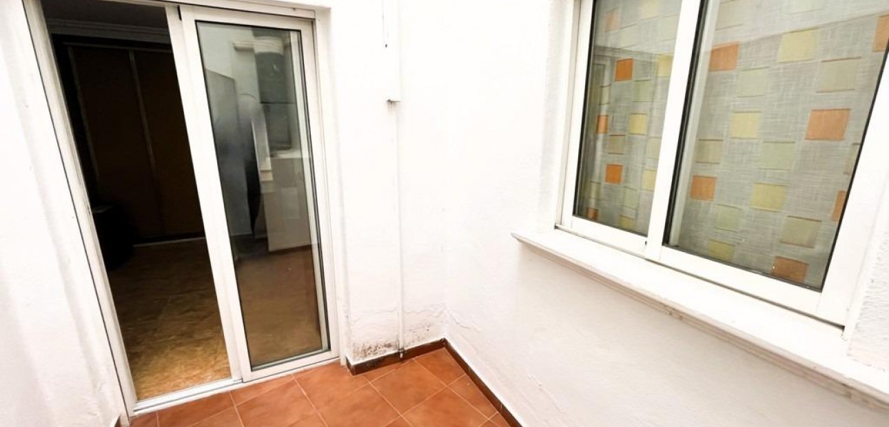 Herverkoop - Appartement / flat -
Torrevieja - Estacion de autobuses