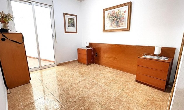 Herverkoop - Appartement / flat -
Torrevieja - Estacion de autobuses