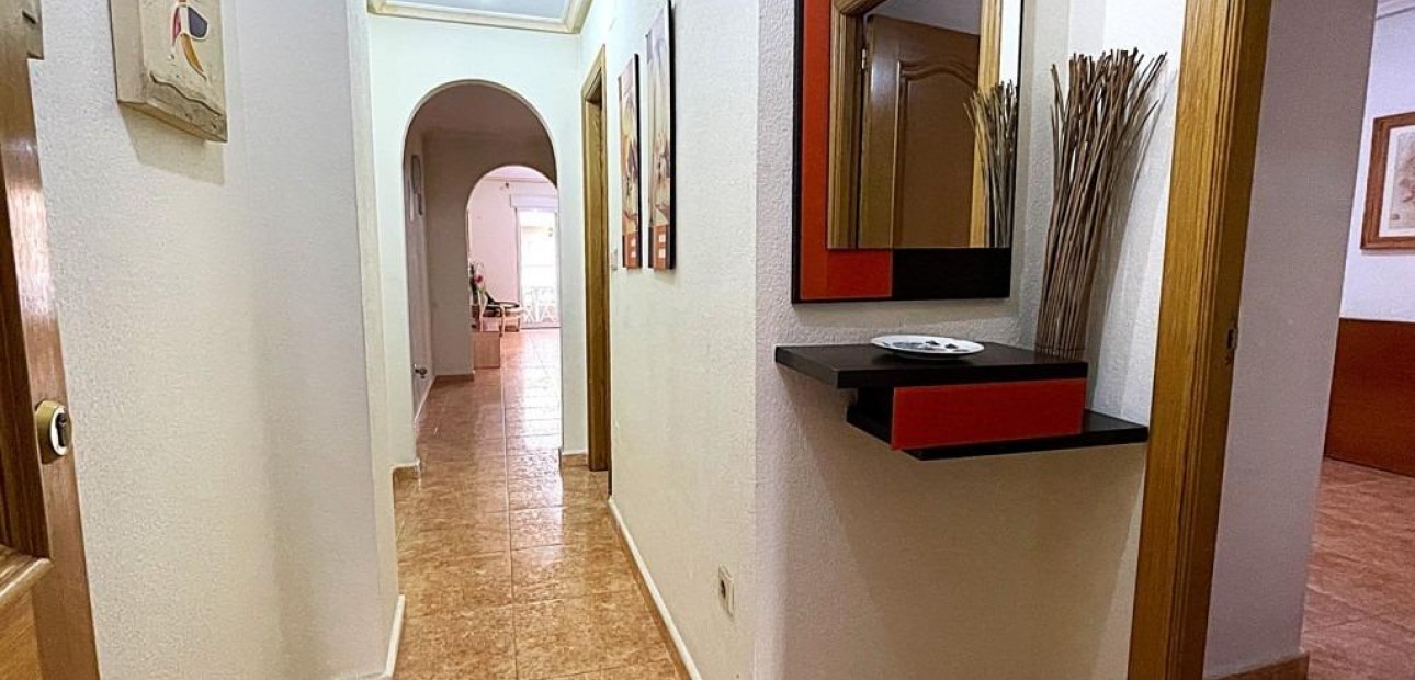 Herverkoop - Appartement / flat -
Torrevieja - Estacion de autobuses
