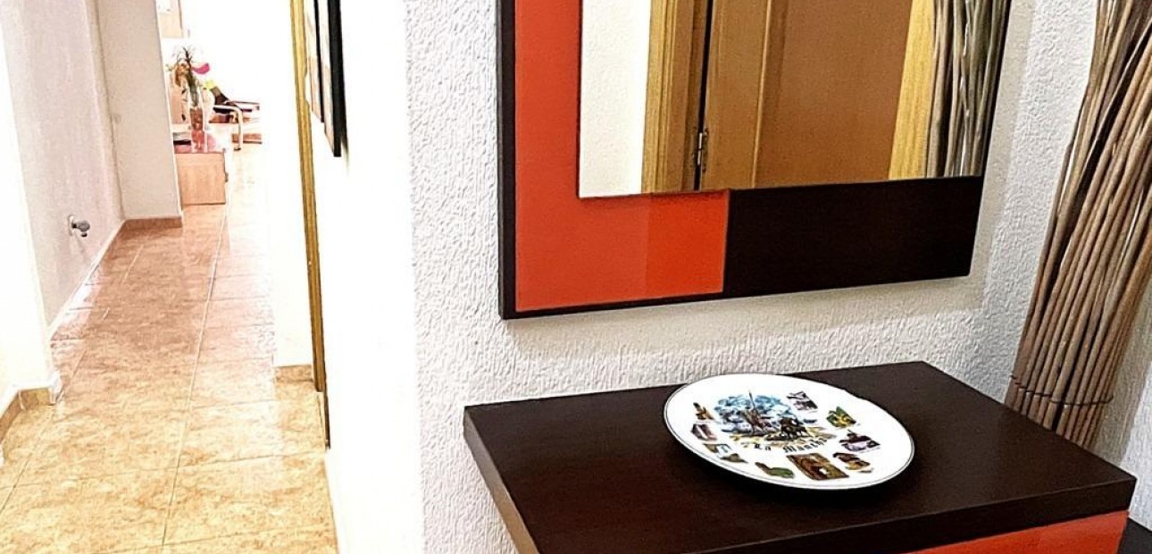 Herverkoop - Appartement / flat -
Torrevieja - Estacion de autobuses