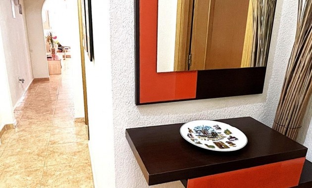 Herverkoop - Appartement / flat -
Torrevieja - Estacion de autobuses