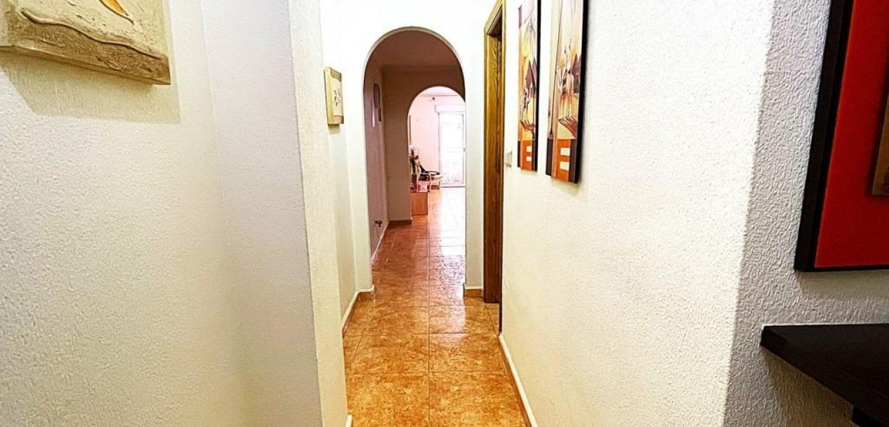 Herverkoop - Appartement / flat -
Torrevieja - Estacion de autobuses