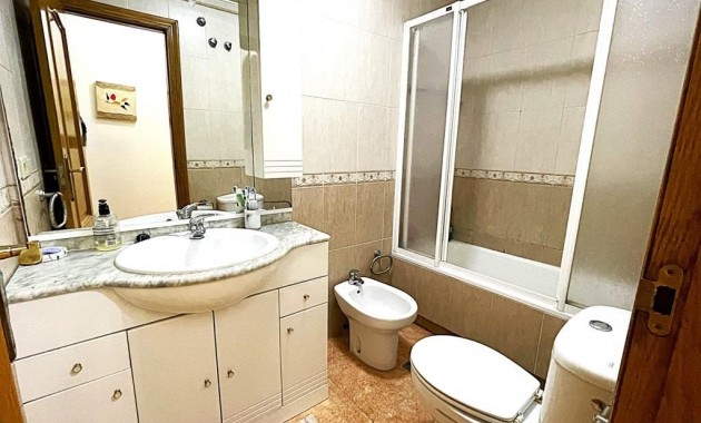 Herverkoop - Appartement / flat -
Torrevieja - Estacion de autobuses