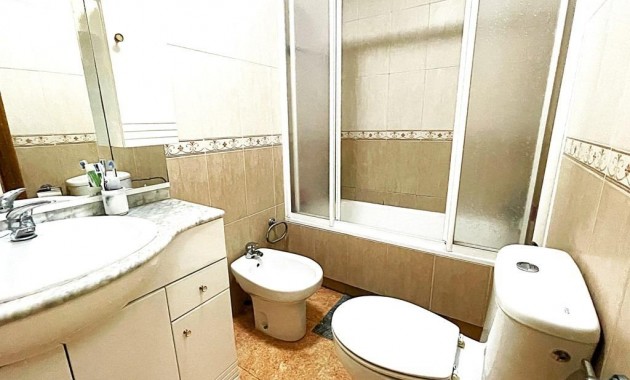 Herverkoop - Appartement / flat -
Torrevieja - Estacion de autobuses