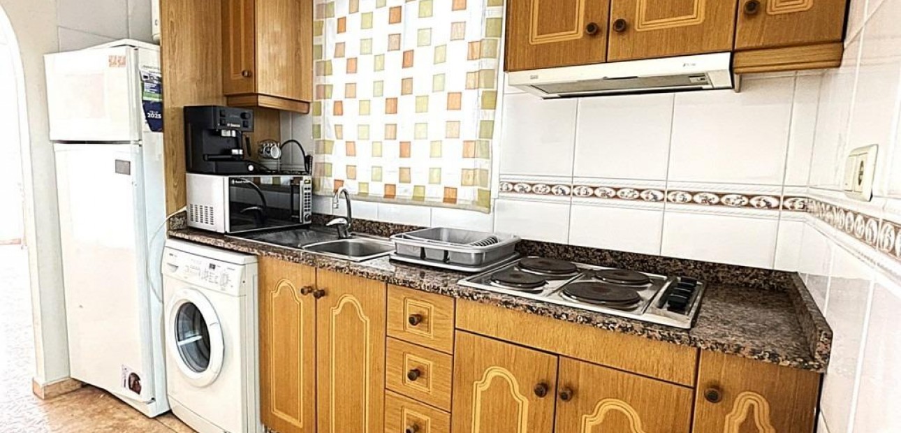 Herverkoop - Appartement / flat -
Torrevieja - Estacion de autobuses