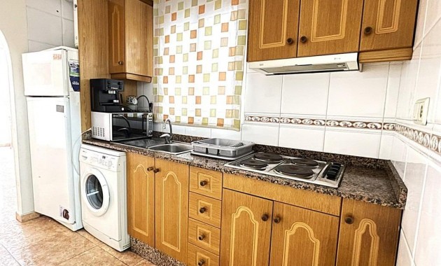 Herverkoop - Appartement / flat -
Torrevieja - Estacion de autobuses