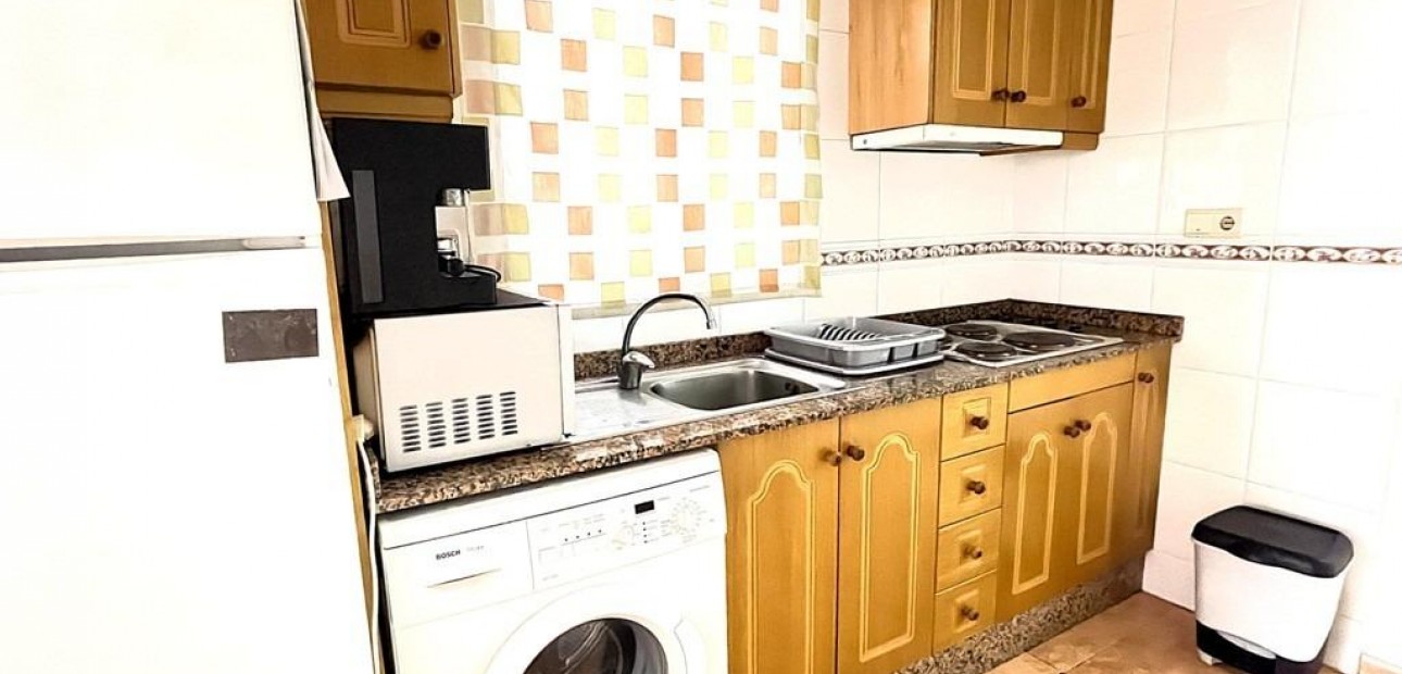 Herverkoop - Appartement / flat -
Torrevieja - Estacion de autobuses