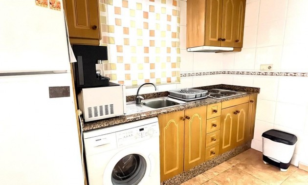 Herverkoop - Appartement / flat -
Torrevieja - Estacion de autobuses