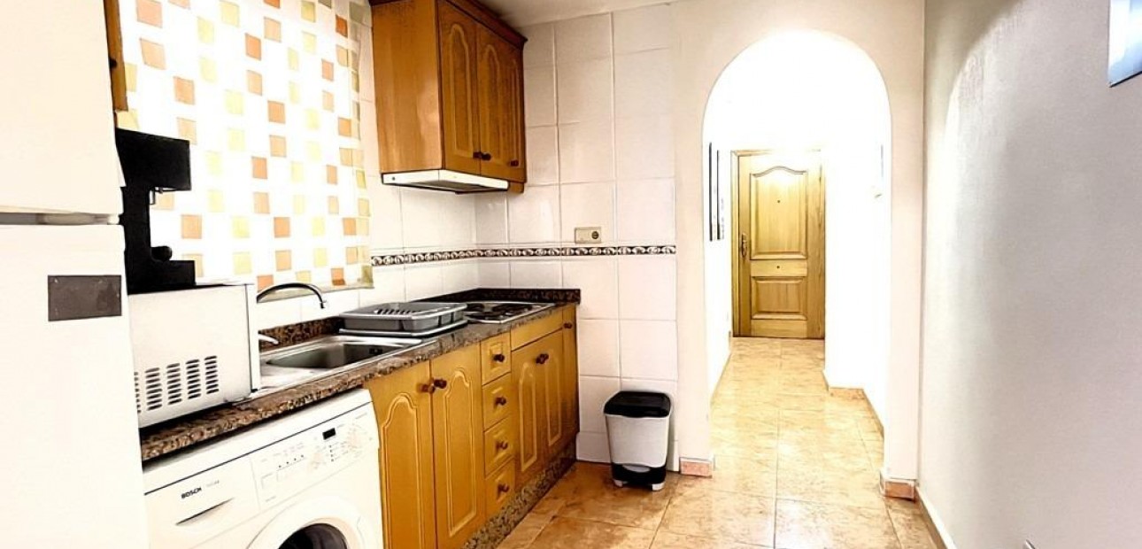 Herverkoop - Appartement / flat -
Torrevieja - Estacion de autobuses