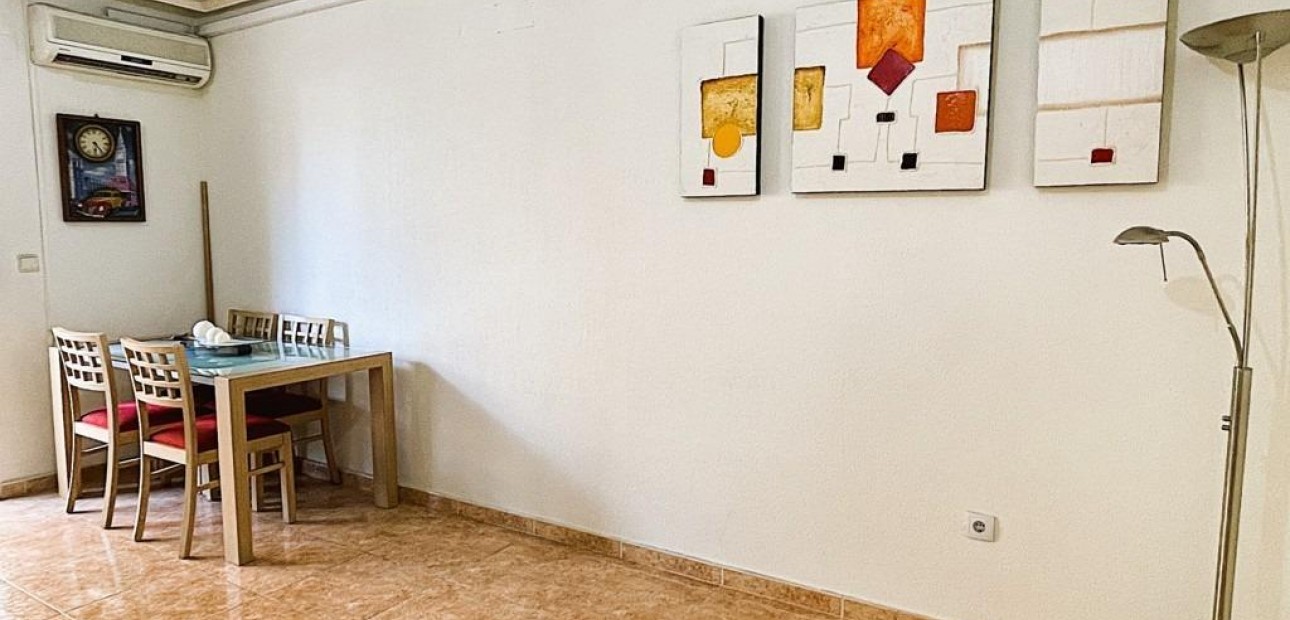 Herverkoop - Appartement / flat -
Torrevieja - Estacion de autobuses
