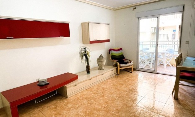 Herverkoop - Appartement / flat -
Torrevieja - Estacion de autobuses