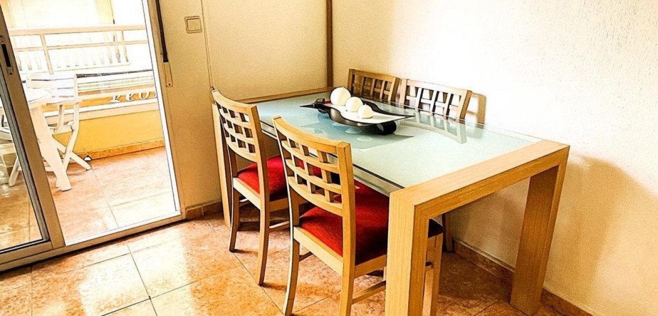 Herverkoop - Appartement / flat -
Torrevieja - Estacion de autobuses