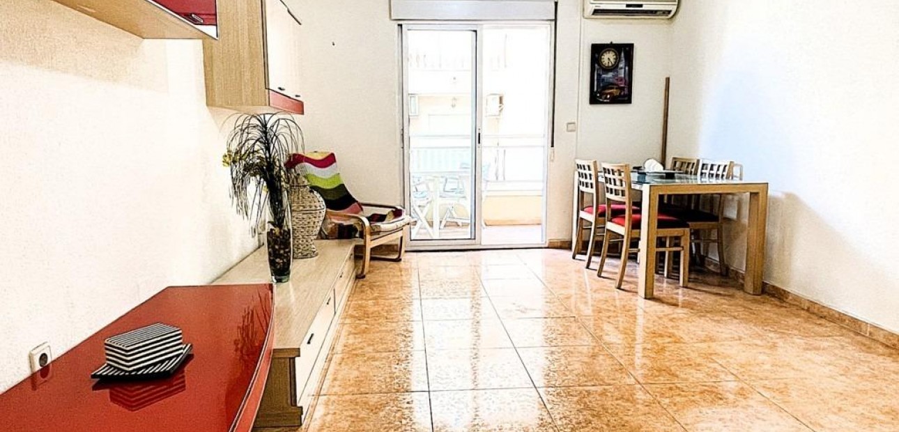 Herverkoop - Appartement / flat -
Torrevieja - Estacion de autobuses