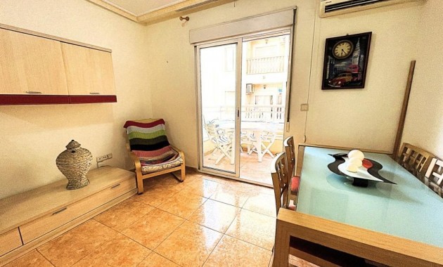 Herverkoop - Appartement / flat -
Torrevieja - Estacion de autobuses