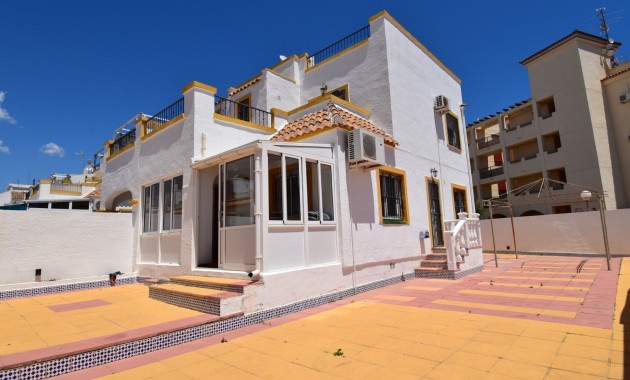 Venta - Semi Detached Villa -
Orihuela Costa - Playa Flamenca