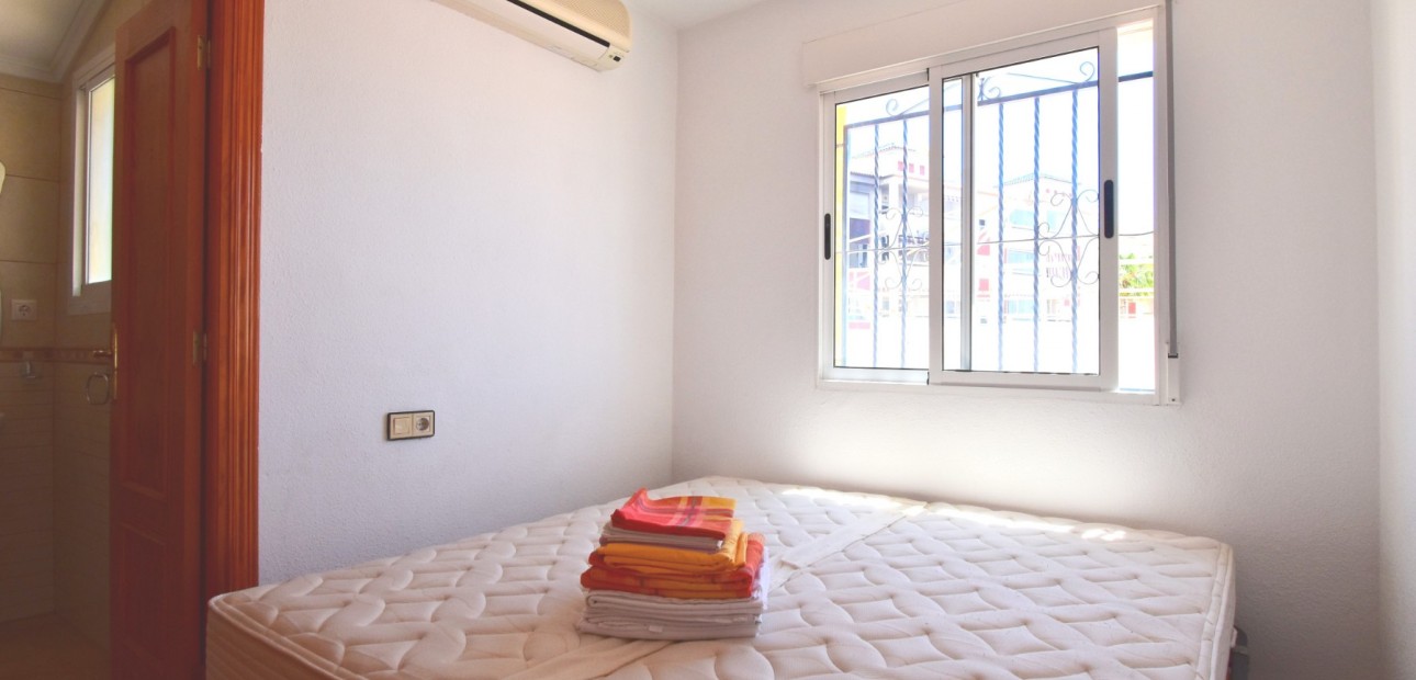 Venta - Semi Detached Villa -
Orihuela Costa - Playa Flamenca