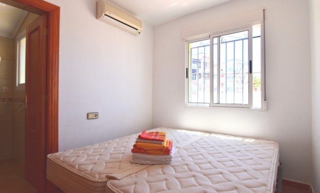 Venta - Semi Detached Villa -
Orihuela Costa - Playa Flamenca
