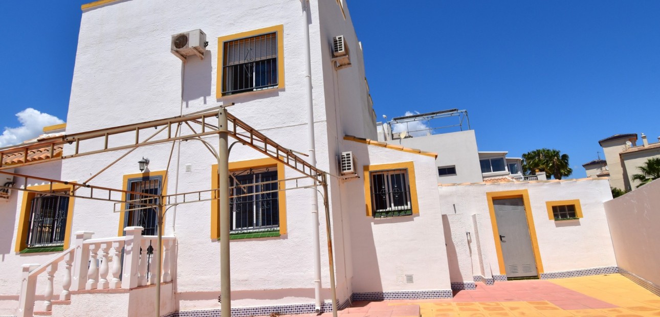Venta - Semi Detached Villa -
Orihuela Costa - Playa Flamenca