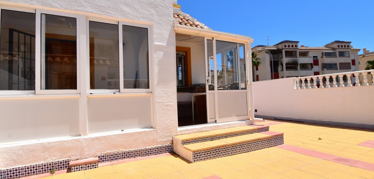 Venta - Semi Detached Villa -
Orihuela Costa - Playa Flamenca