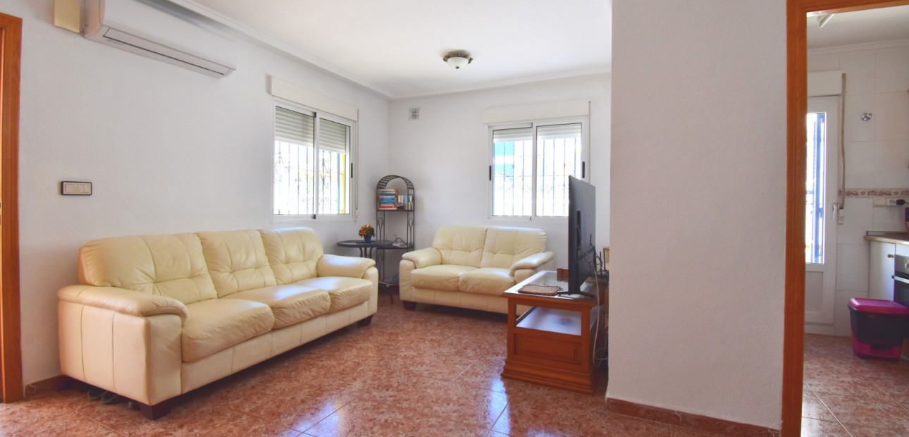Venta - Semi Detached Villa -
Orihuela Costa - Playa Flamenca