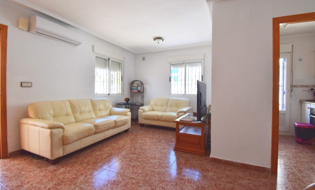 Venta - Semi Detached Villa -
Orihuela Costa - Playa Flamenca