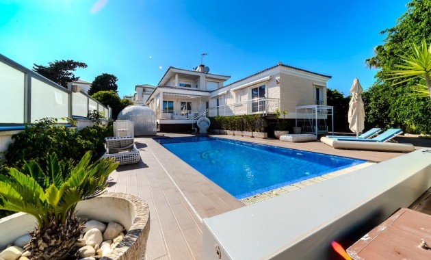 Herverkoop - Villa -
Torrevieja - Torre la mata
