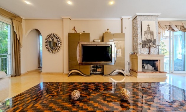 Herverkoop - Villa -
Torrevieja - Torre la mata