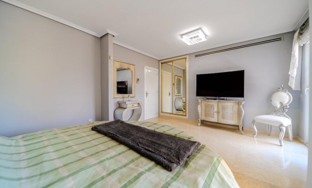 Herverkoop - Villa -
Torrevieja - Torre la mata