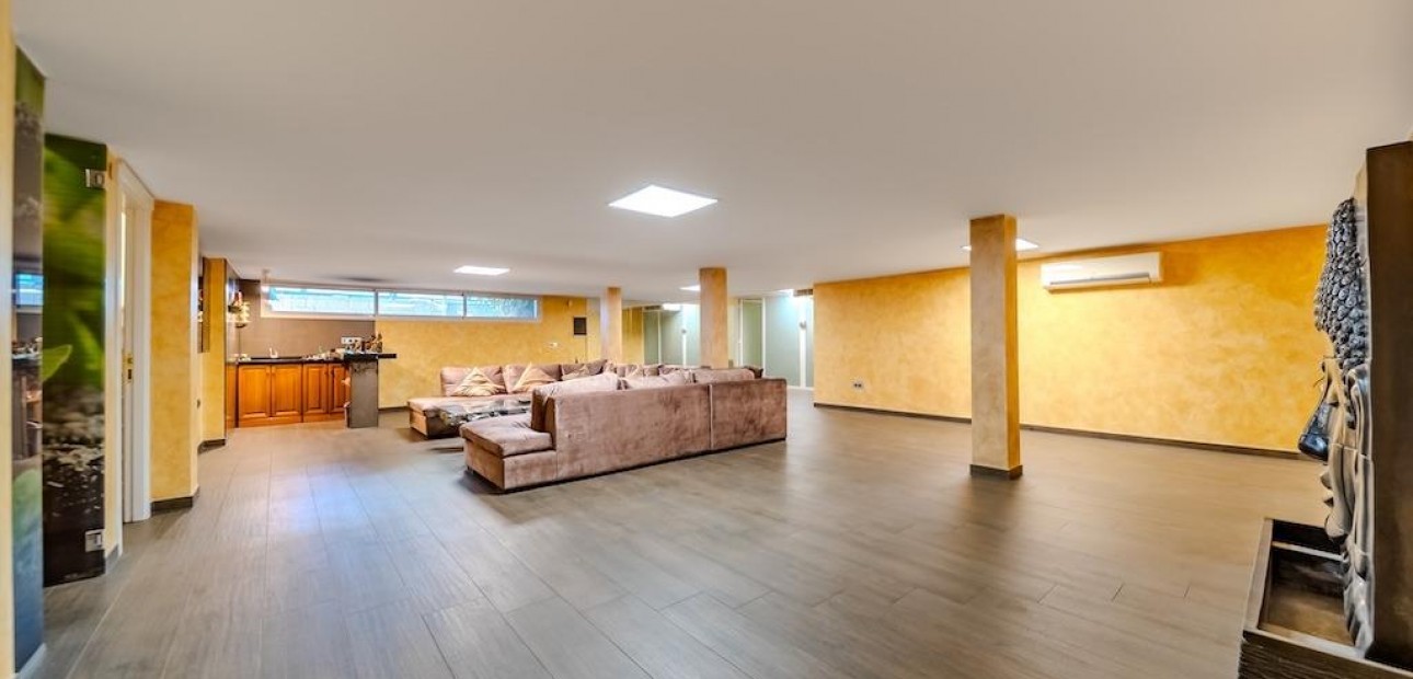 Herverkoop - Villa -
Torrevieja - Torre la mata