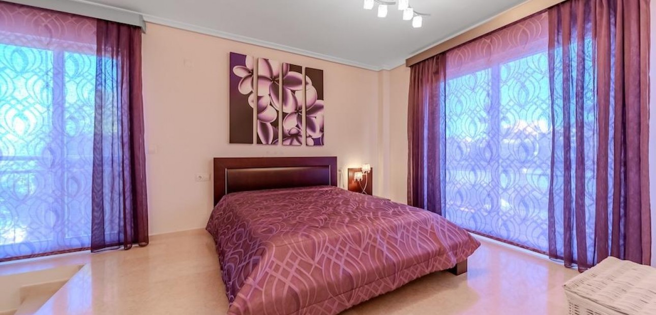 Herverkoop - Villa -
Torrevieja - Torre la mata