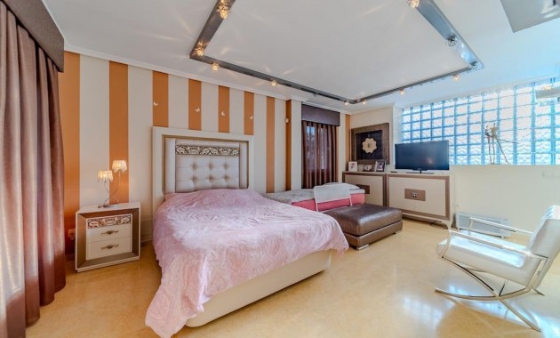 Herverkoop - Villa -
Torrevieja - Torre la mata