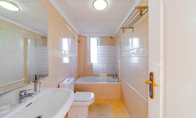Herverkoop - Villa -
Torrevieja - Torre la mata