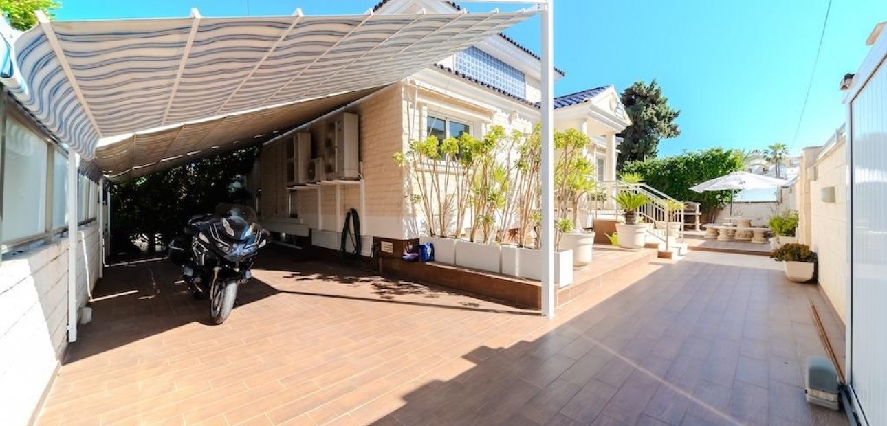 Herverkoop - Villa -
Torrevieja - Torre la mata