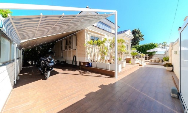 Herverkoop - Villa -
Torrevieja - Torre la mata