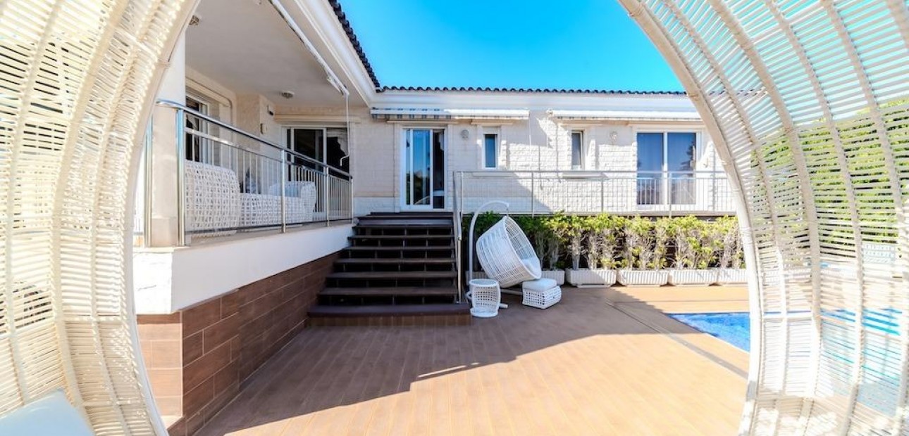 Herverkoop - Villa -
Torrevieja - Torre la mata