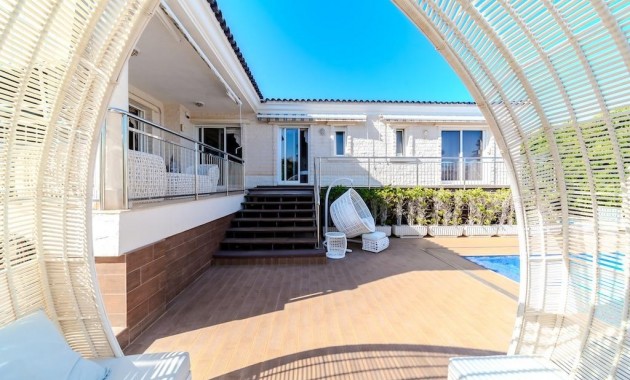 Herverkoop - Villa -
Torrevieja - Torre la mata