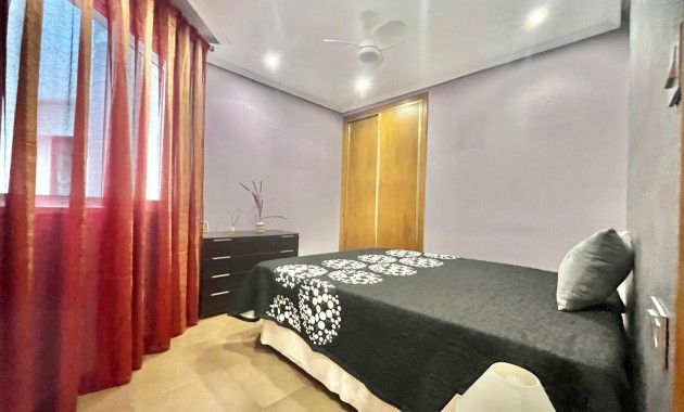 Sale - Apartment / flat -
Torrevieja - torrevieja