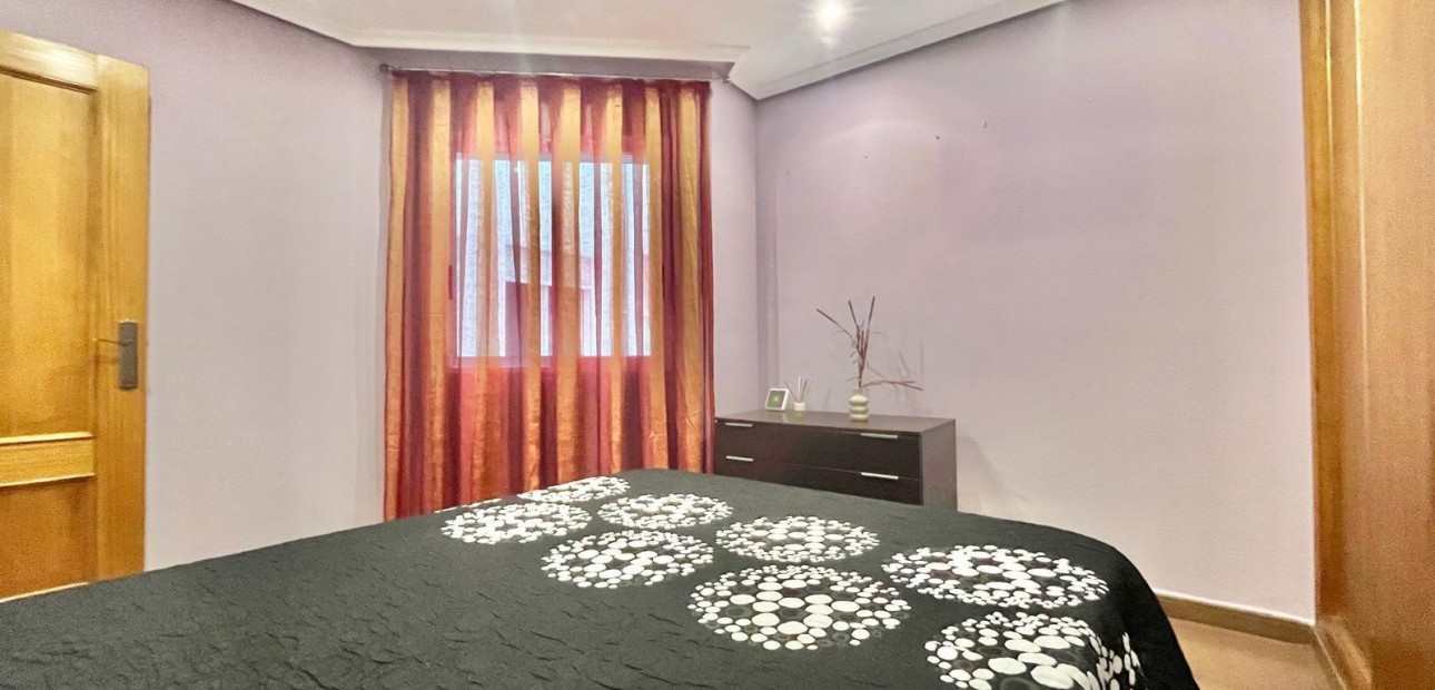 Sale - Apartment / flat -
Torrevieja - torrevieja