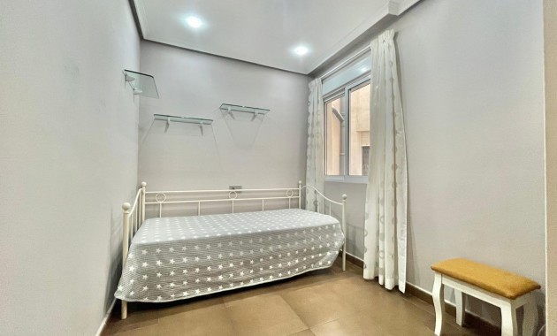 Sale - Apartment / flat -
Torrevieja - torrevieja