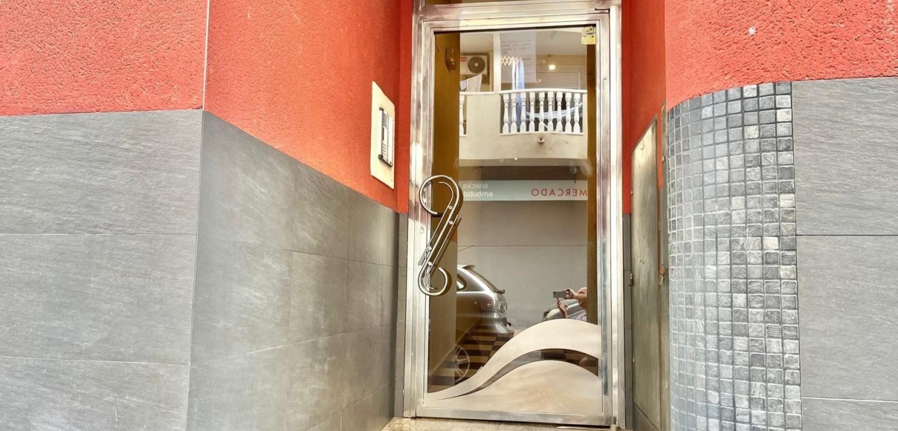 Sale - Apartment / flat -
Torrevieja - torrevieja
