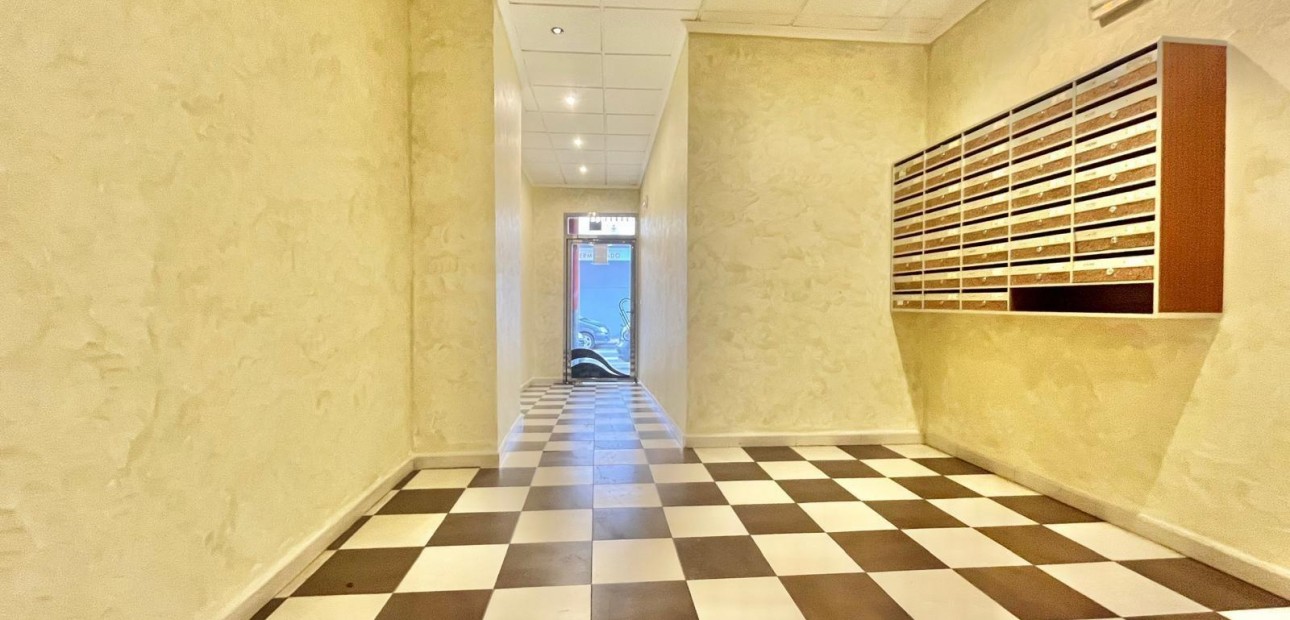 Sale - Apartment / flat -
Torrevieja - torrevieja