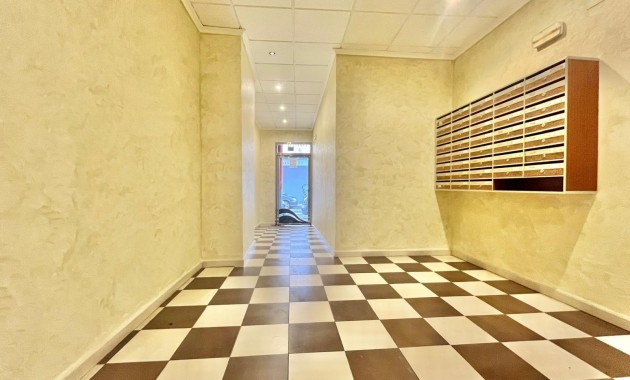 Sale - Apartment / flat -
Torrevieja - torrevieja