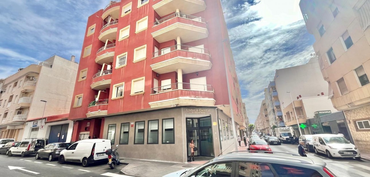 Sale - Apartment / flat -
Torrevieja - torrevieja