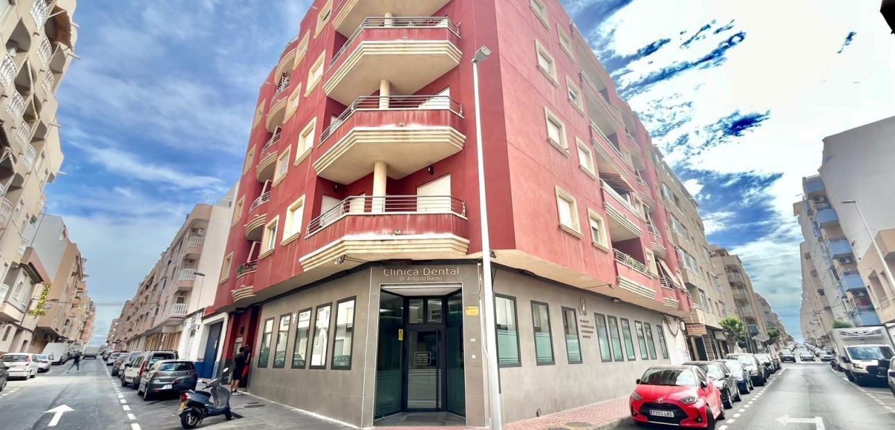 Sale - Apartment / flat -
Torrevieja - torrevieja