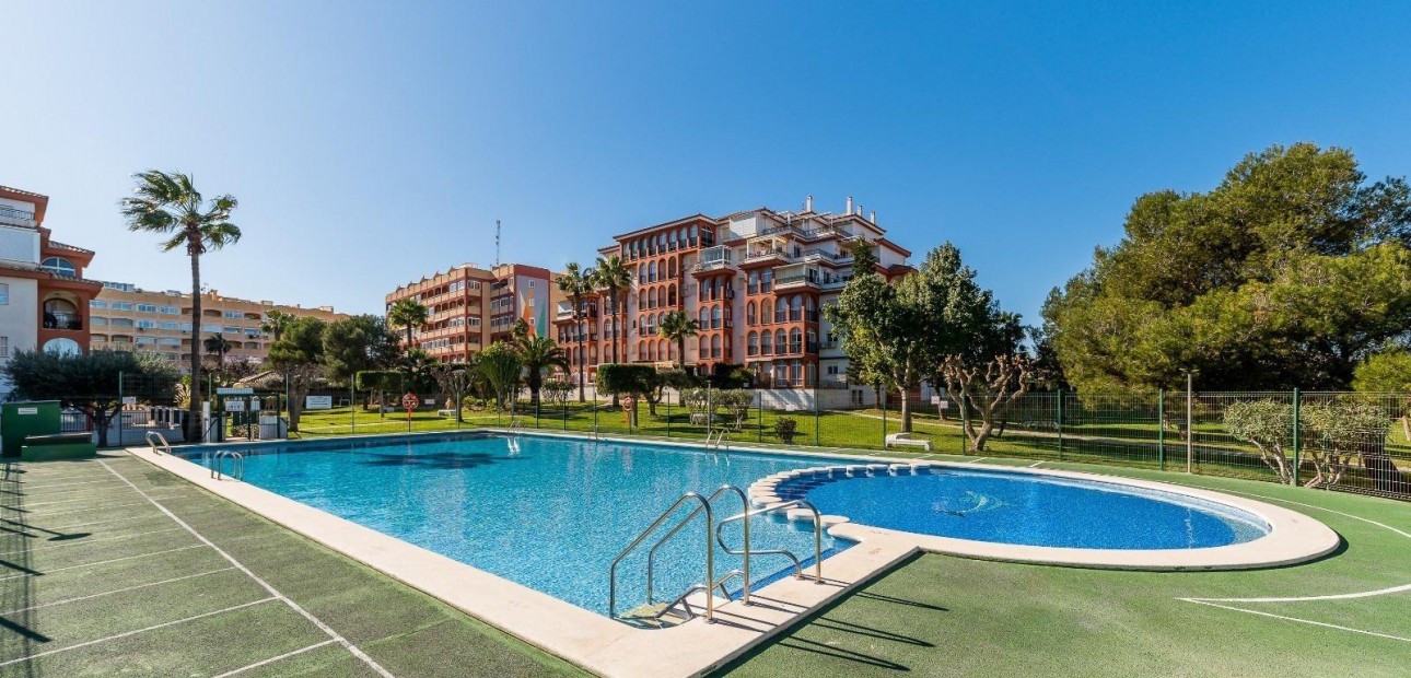 Herverkoop - Appartement / flat -
Torrevieja - Torre la mata