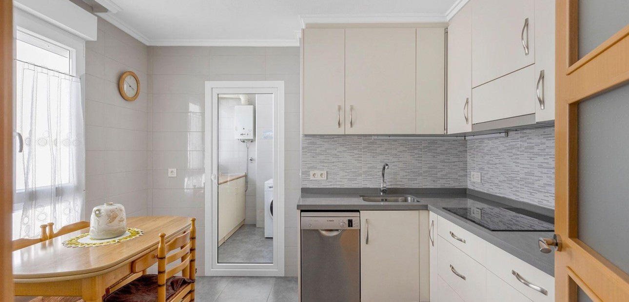 Sale - Apartment / flat -
Torrevieja - Acequion